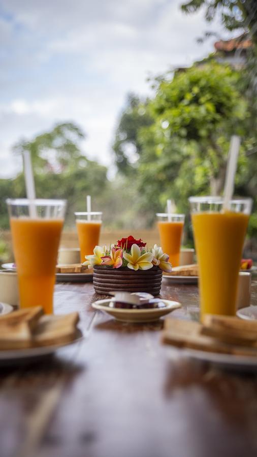 Umah Tikari Guesthouse Canggu Zewnętrze zdjęcie